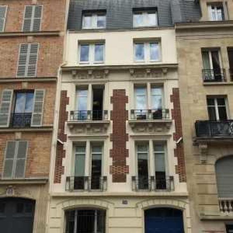 Bureaux à louer et à vendre de 734m2 
