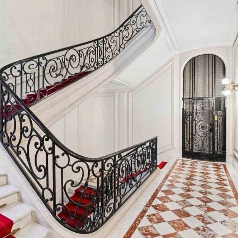 LOCAUX PROFESSIONNELS D'EXCEPTION