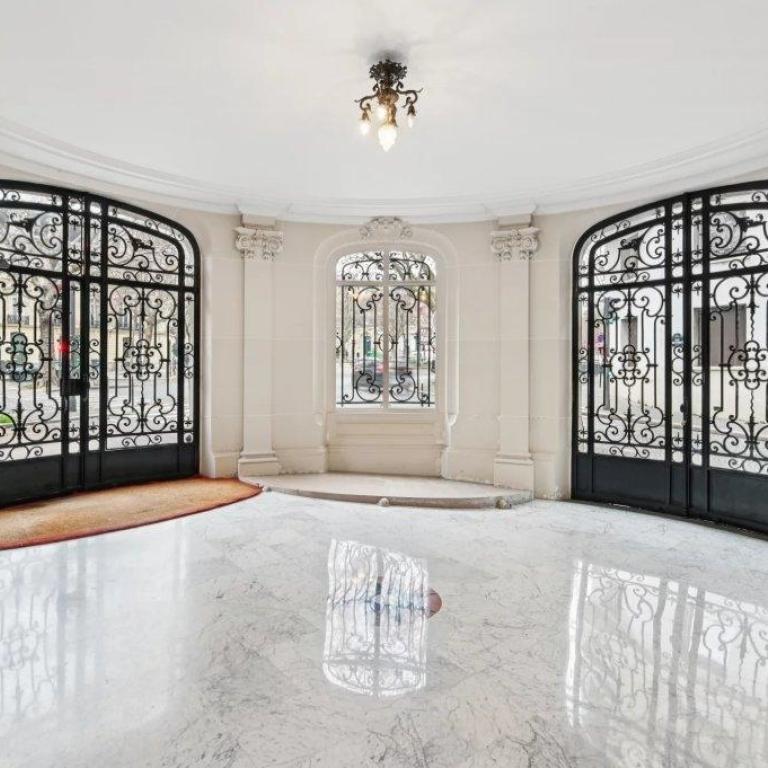 LOCAUX PROFESSIONNELS D'EXCEPTION