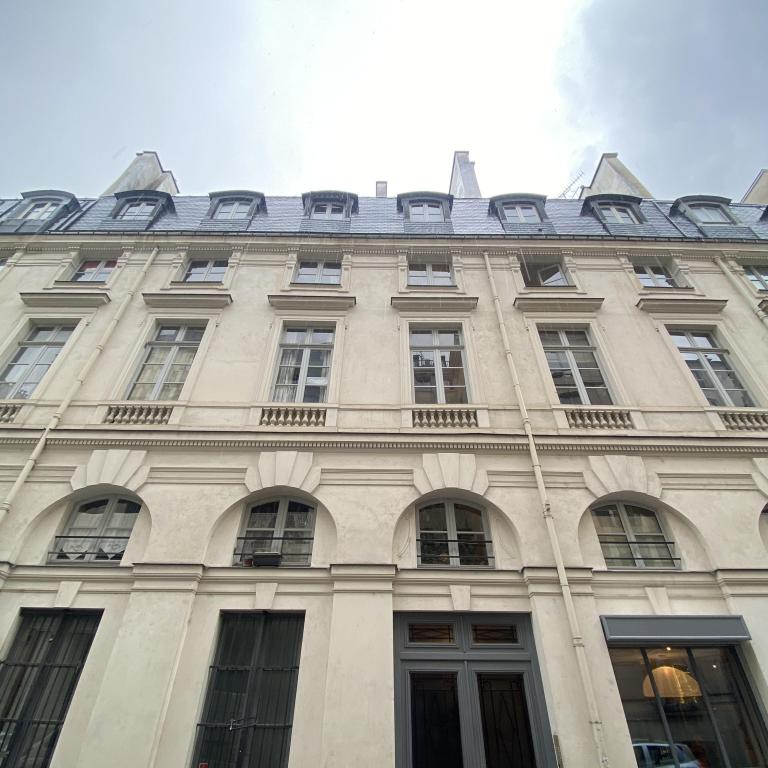 Avec vue sur le Jardin du Palais Royal