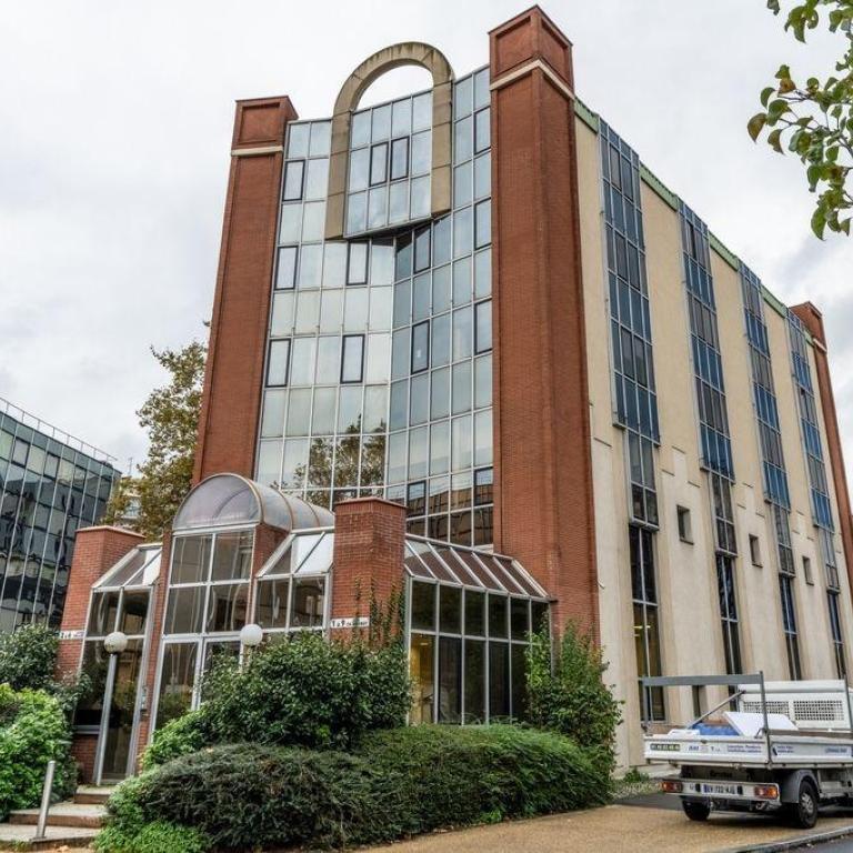 Activité, Bureaux à vendre de 3959m2 