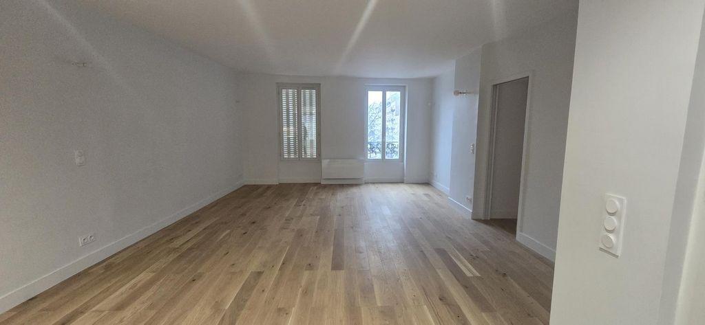 Local commercial, Locaux d'habitation à vendre de 697m2 