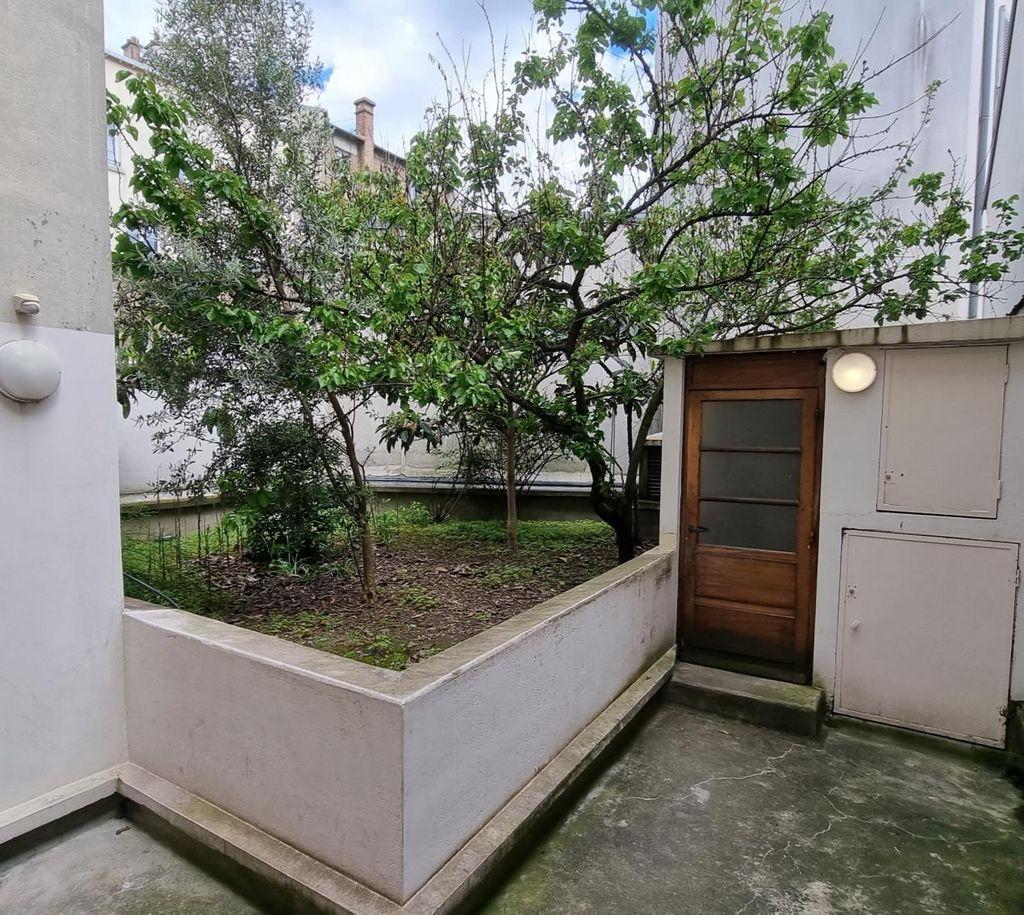 Local commercial, Locaux d'habitation à vendre de 697m2 