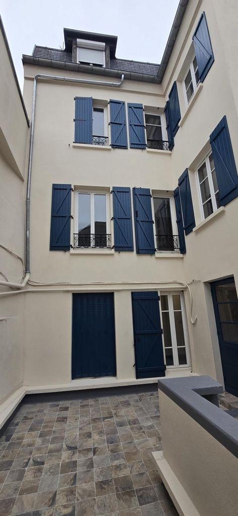 Locaux d'habitation à vendre de 374m2 