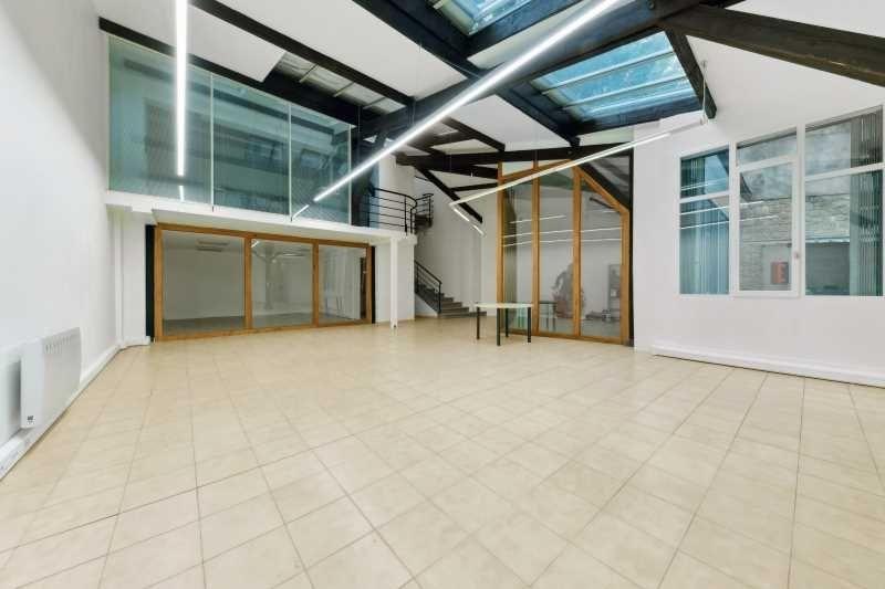 Bureaux à louer et à vendre de 330m2 