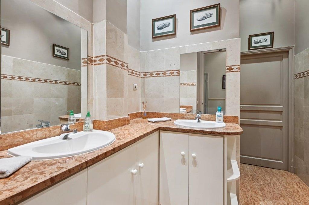 LOCAUX PROFESSIONNELS D'EXCEPTION