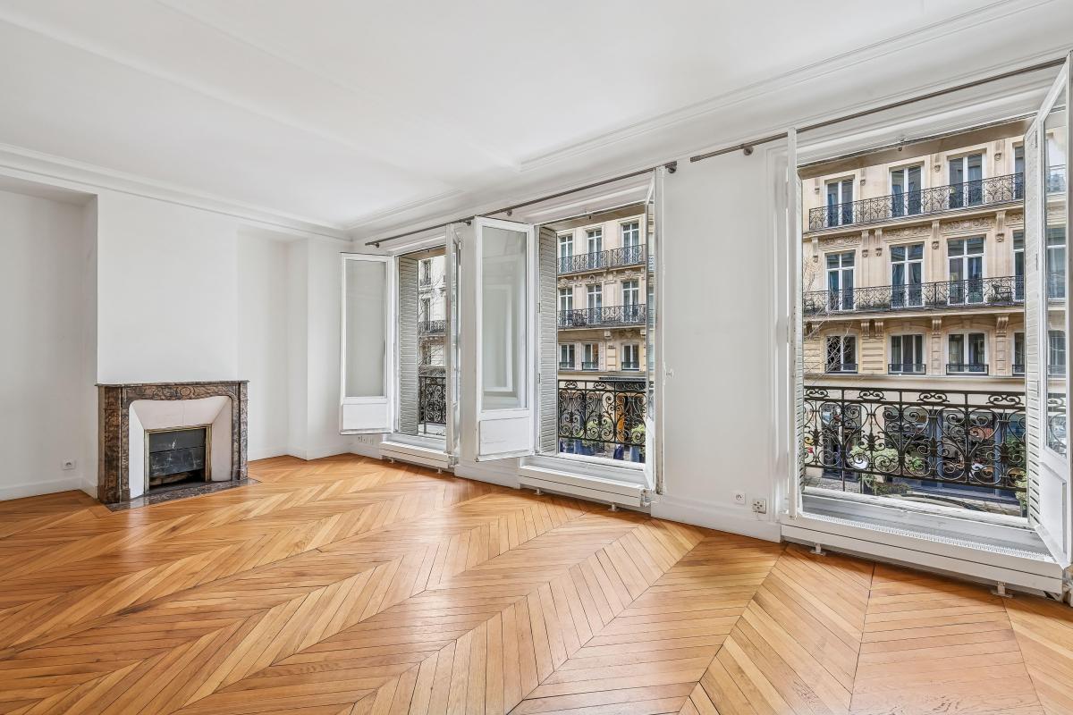 Bureaux 154 m² avec terrasse privative de 50 m² - 1er Rue du Pont Neuf