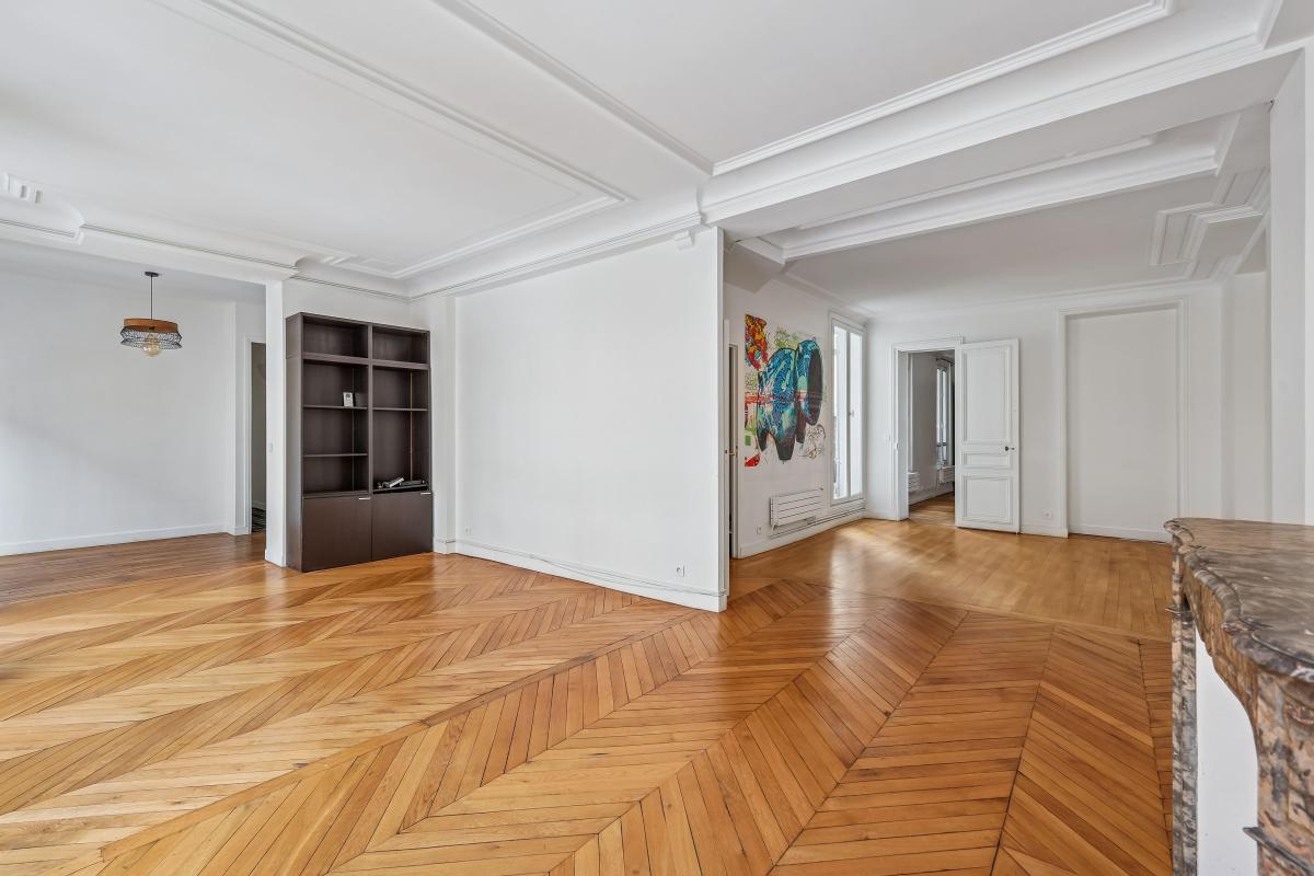 Bureaux 154 m² avec terrasse privative de 50 m² - 1er Rue du Pont Neuf