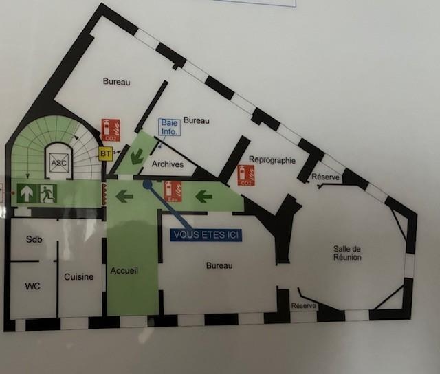 Bureaux en angle livrés rénovés