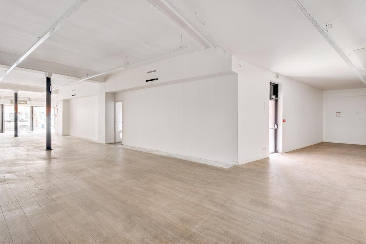 LOCAL COMERCIAL A VENDRE 