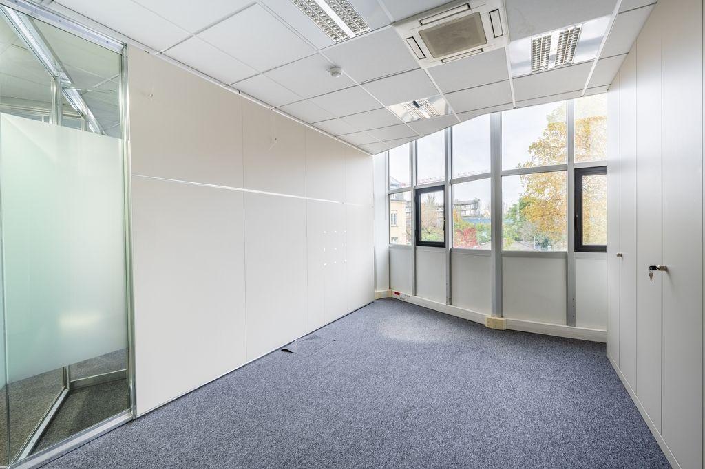 Activité, Bureaux à vendre de 3959m2 