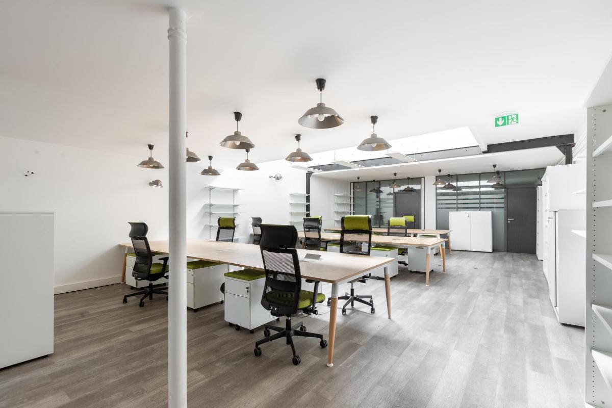 BUREAUX / LOCAUX COMMERCIAUX A LOUER 